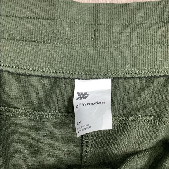 Women's All in Motion XXL Shorts Active Olive French Terry Pockets Stretch NWT - Picture 9 of 10
